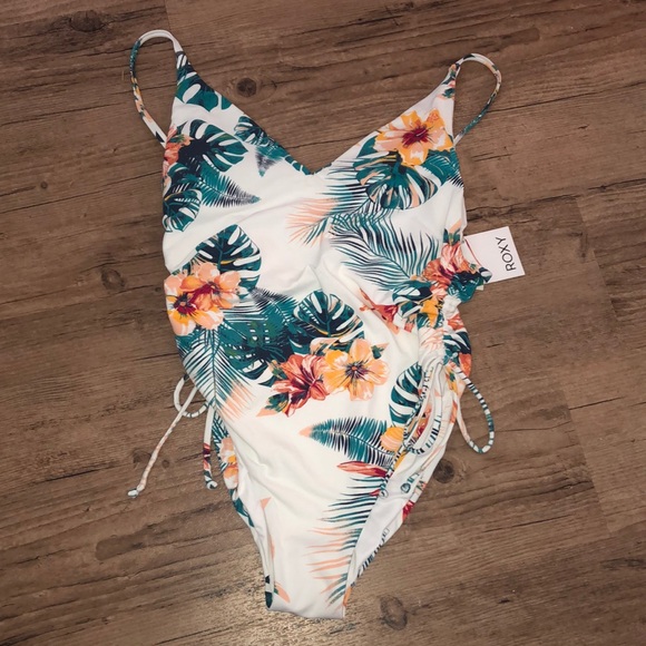 Roxy Other - New roxy one piece